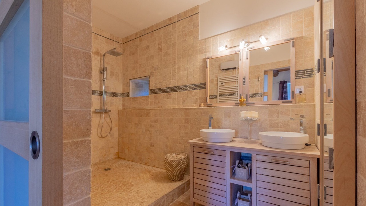 Photo of Bathroom in Guchen