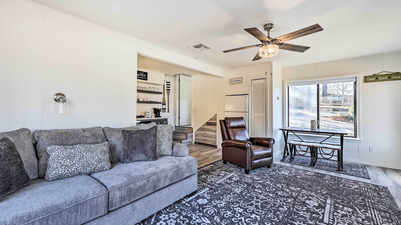 Photo of Livingroom in Grove