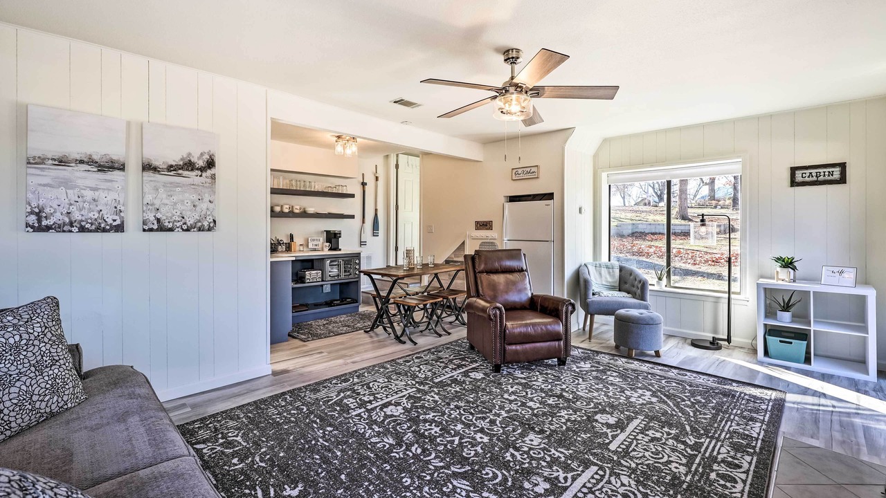 Photo of Livingroom in Grove