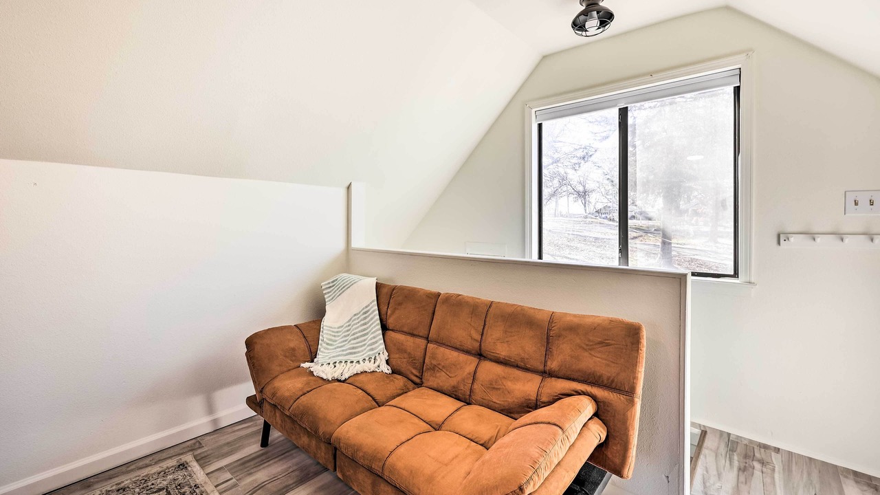 Photo of Livingroom in Grove