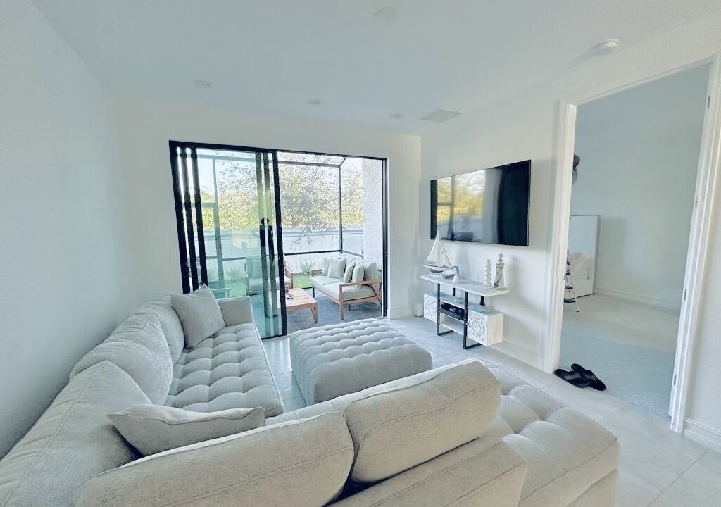 Photo of Livingroom in Naples