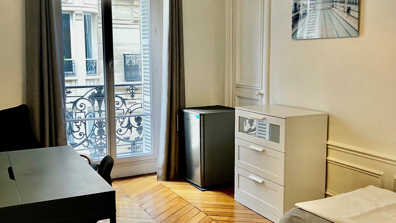 Photo of Bedroom in 18th Arrondissement