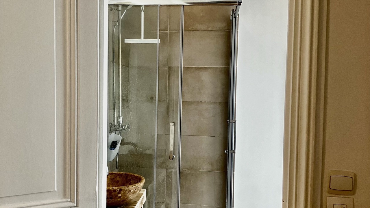 Photo of Bathroom in 18th Arrondissement