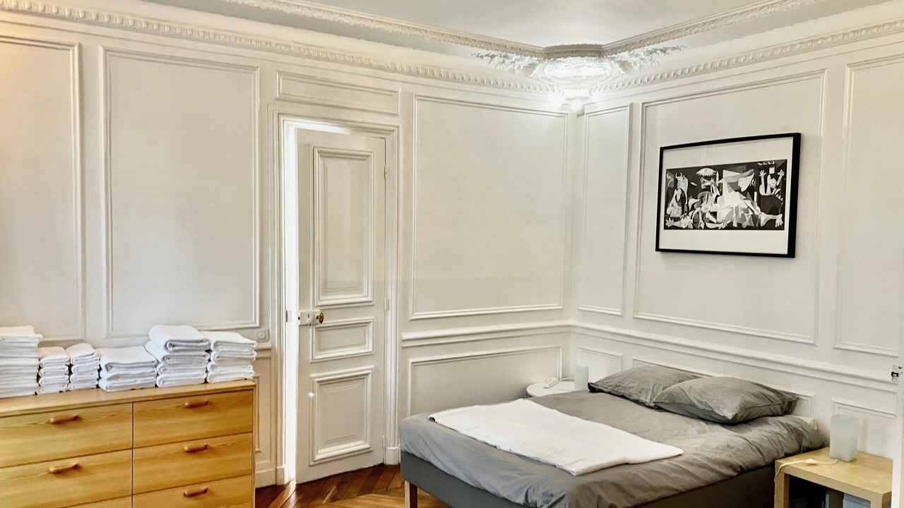 Photo of Bedroom in 18th Arrondissement