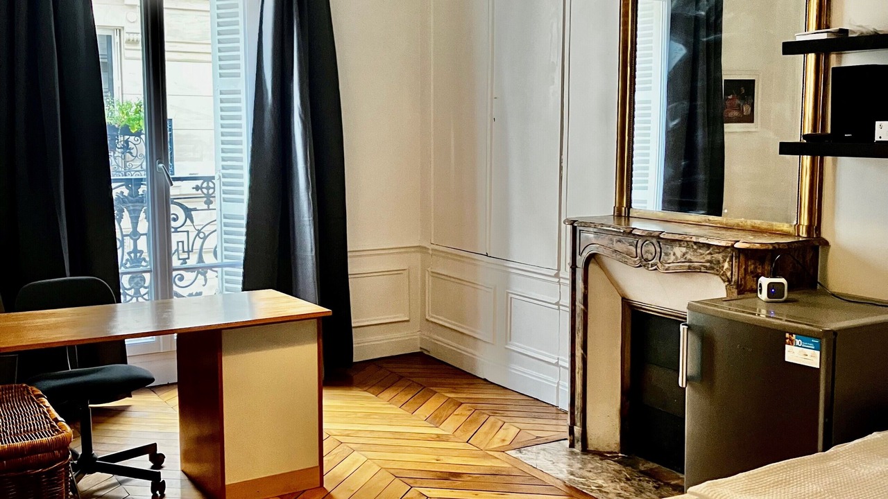 Photo of Bedroom in 18th Arrondissement