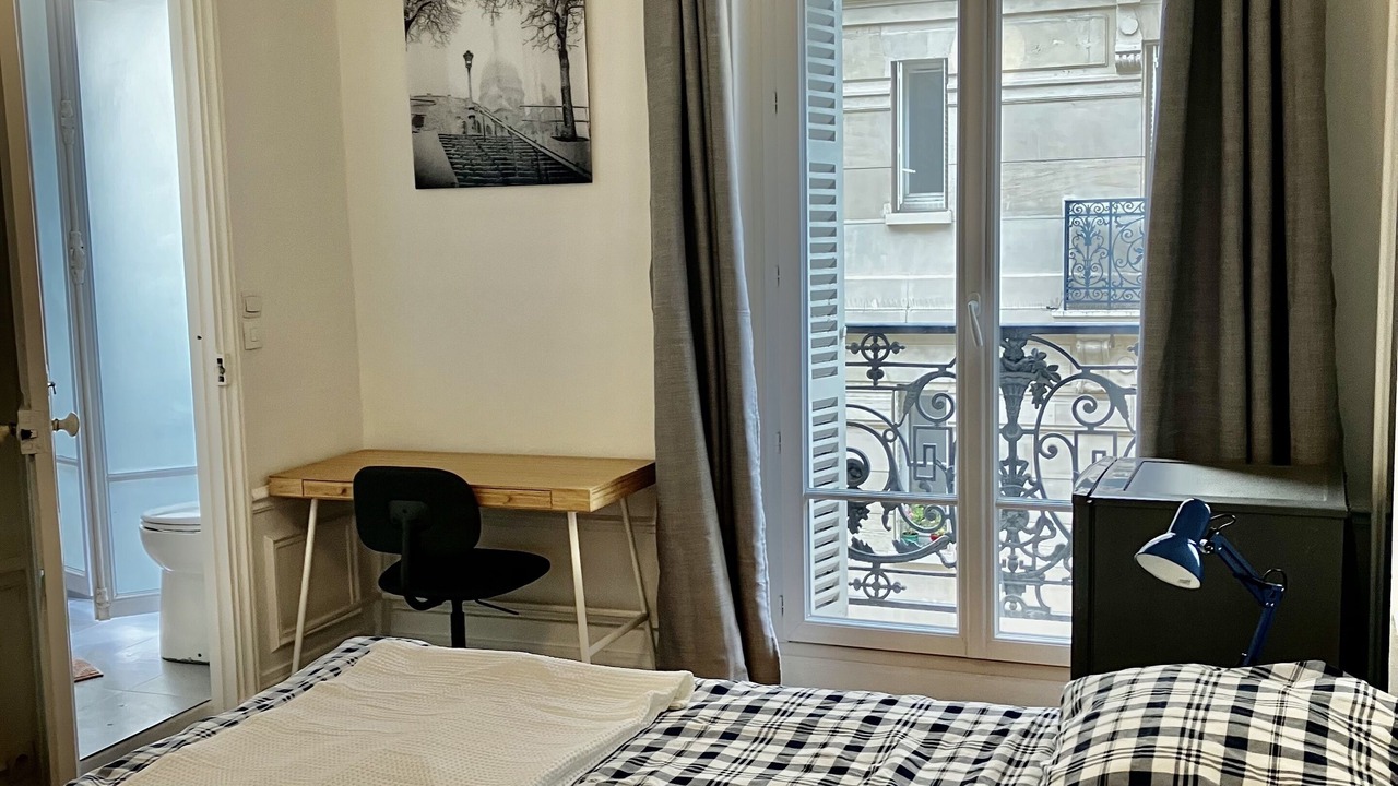 Photo of Bedroom in 18th Arrondissement