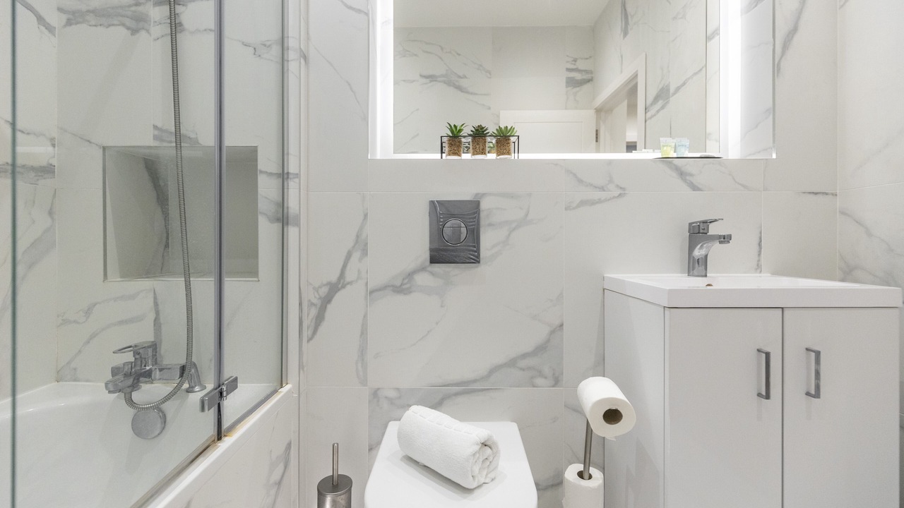 Photo of Bathroom in Golders Green