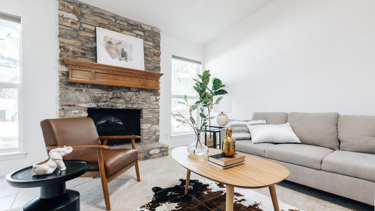 Photo of Livingroom in McNeil