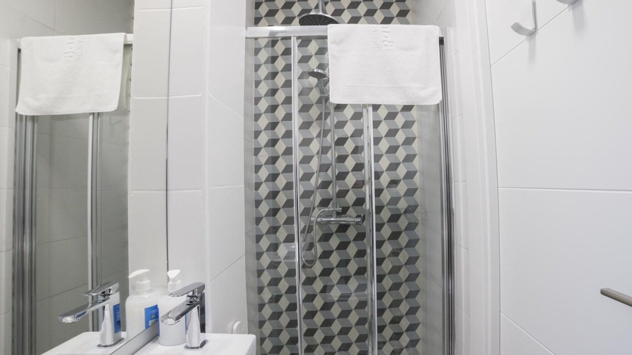 Photo of Bathroom in Logrono City Centre
