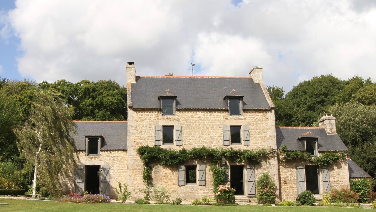 Photo of Others in Quevert