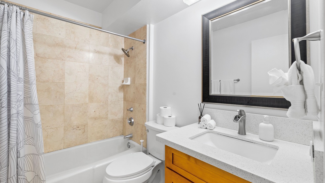 Photo of Bathroom in Waikiki