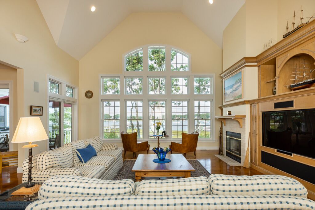 Photo of Livingroom in Little Neck Bay