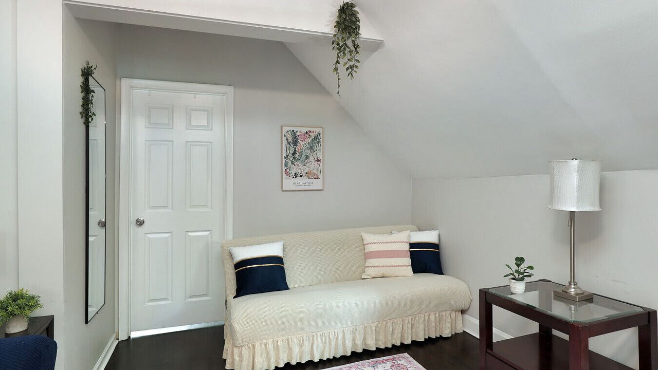 Photo of Livingroom in Lakeview