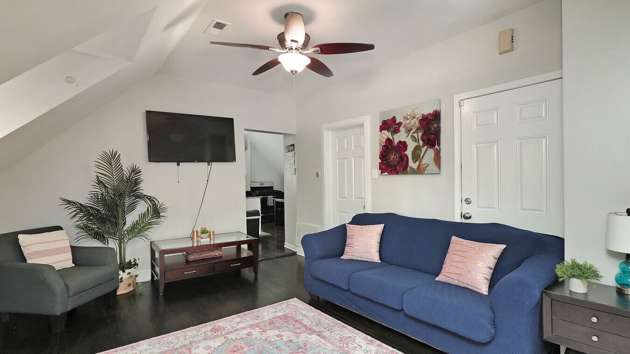 Photo of Livingroom in Lakeview