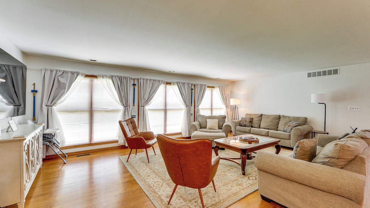 Photo of Livingroom in Grove