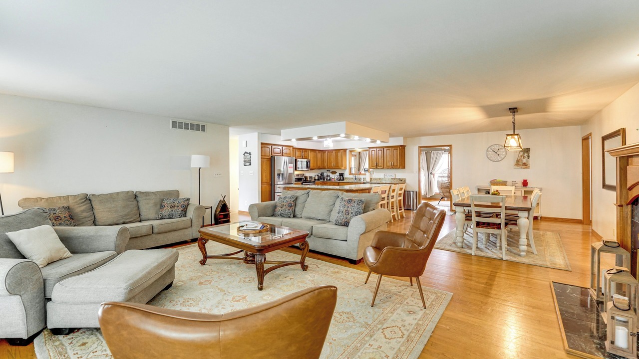 Photo of Livingroom in Grove