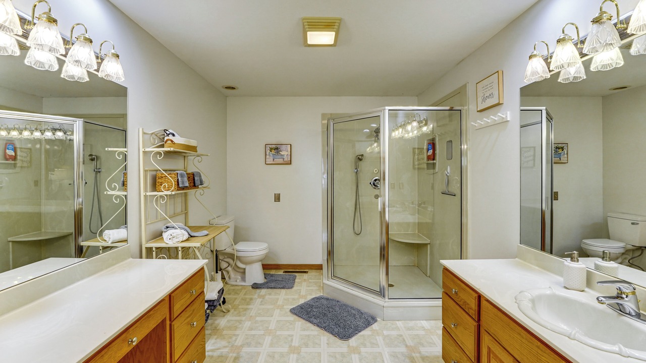 Photo of Bathroom in Grove