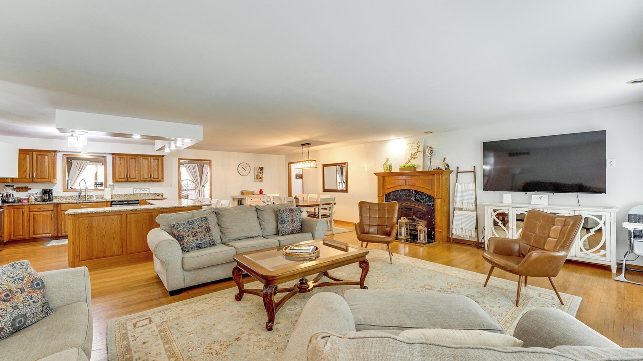 Photo of Bedroom in Grove