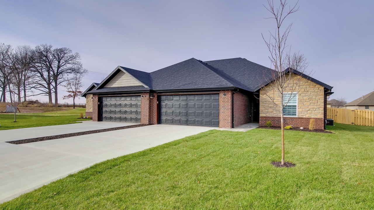 Photo of Others in Ozark