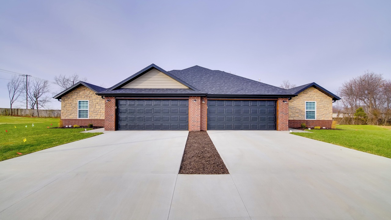 Photo of Others in Ozark