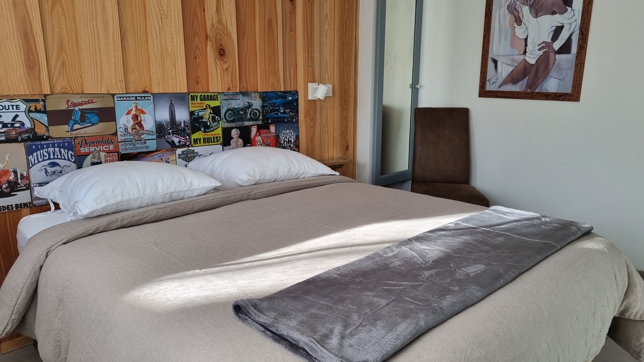 Photo of Bedroom in Gujan-Mestras