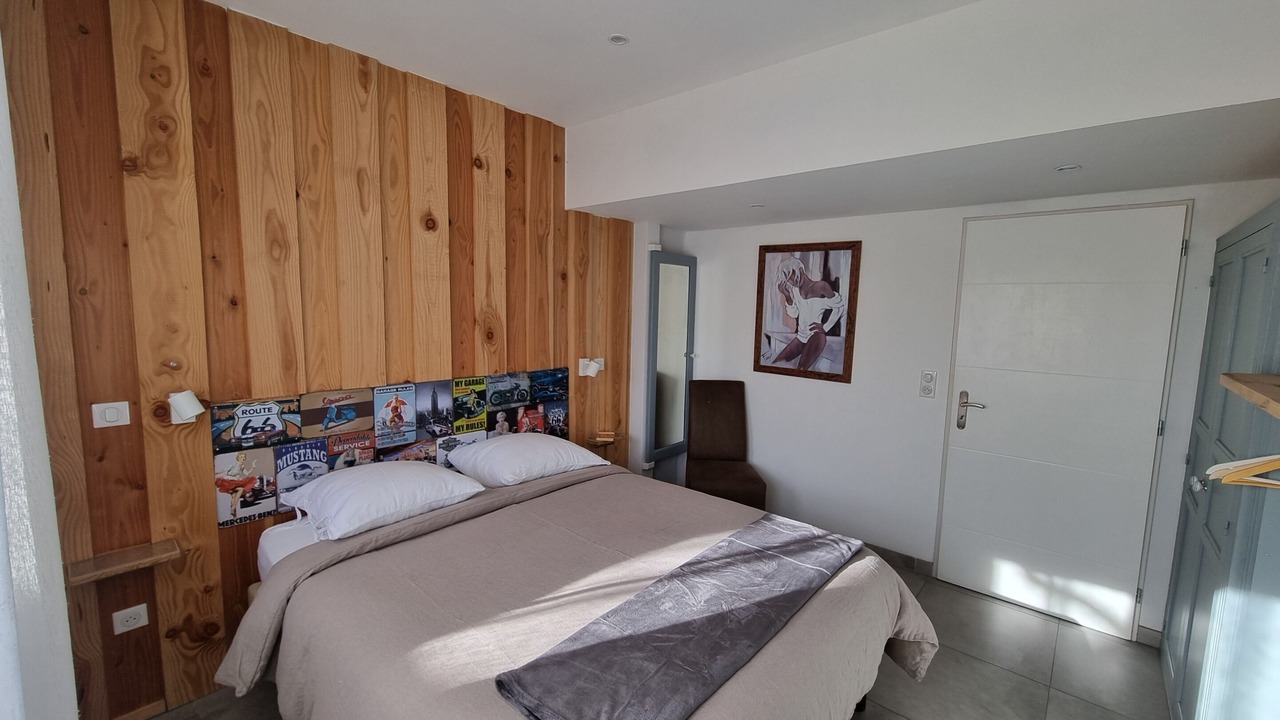 Photo of Bedroom in Gujan-Mestras