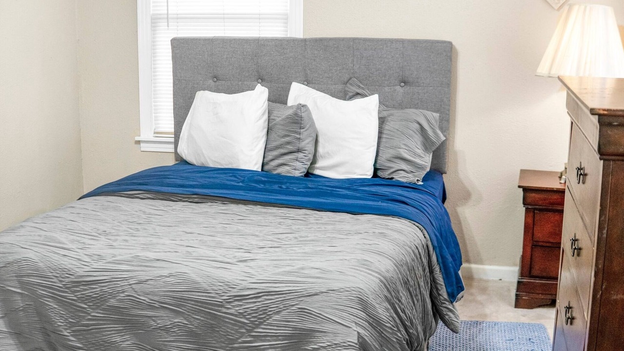 Photo of Bedroom in Groves