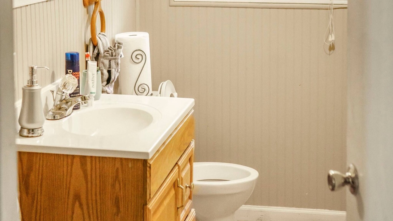 Photo of Bathroom in Groves