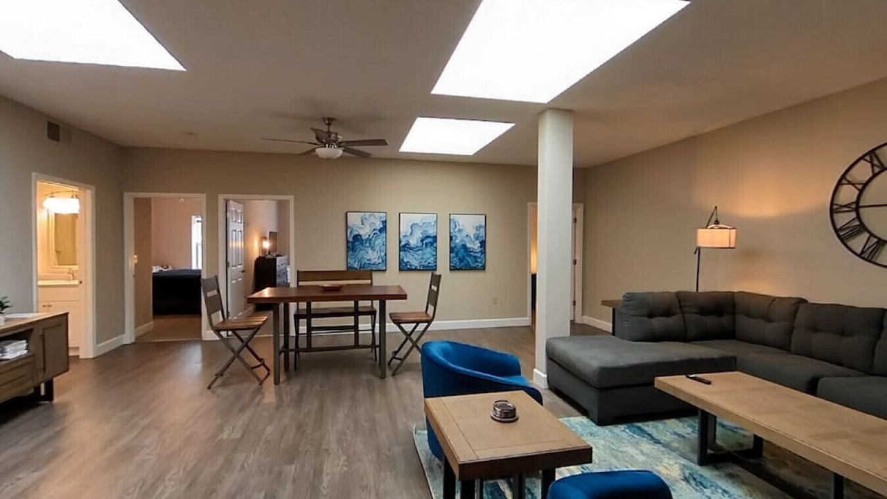 Photo of Livingroom in Oread