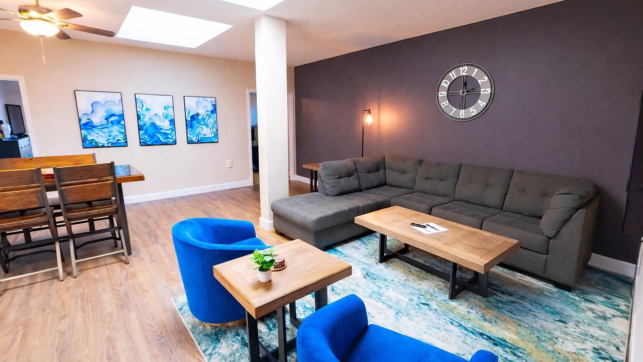 Photo of Livingroom in Oread