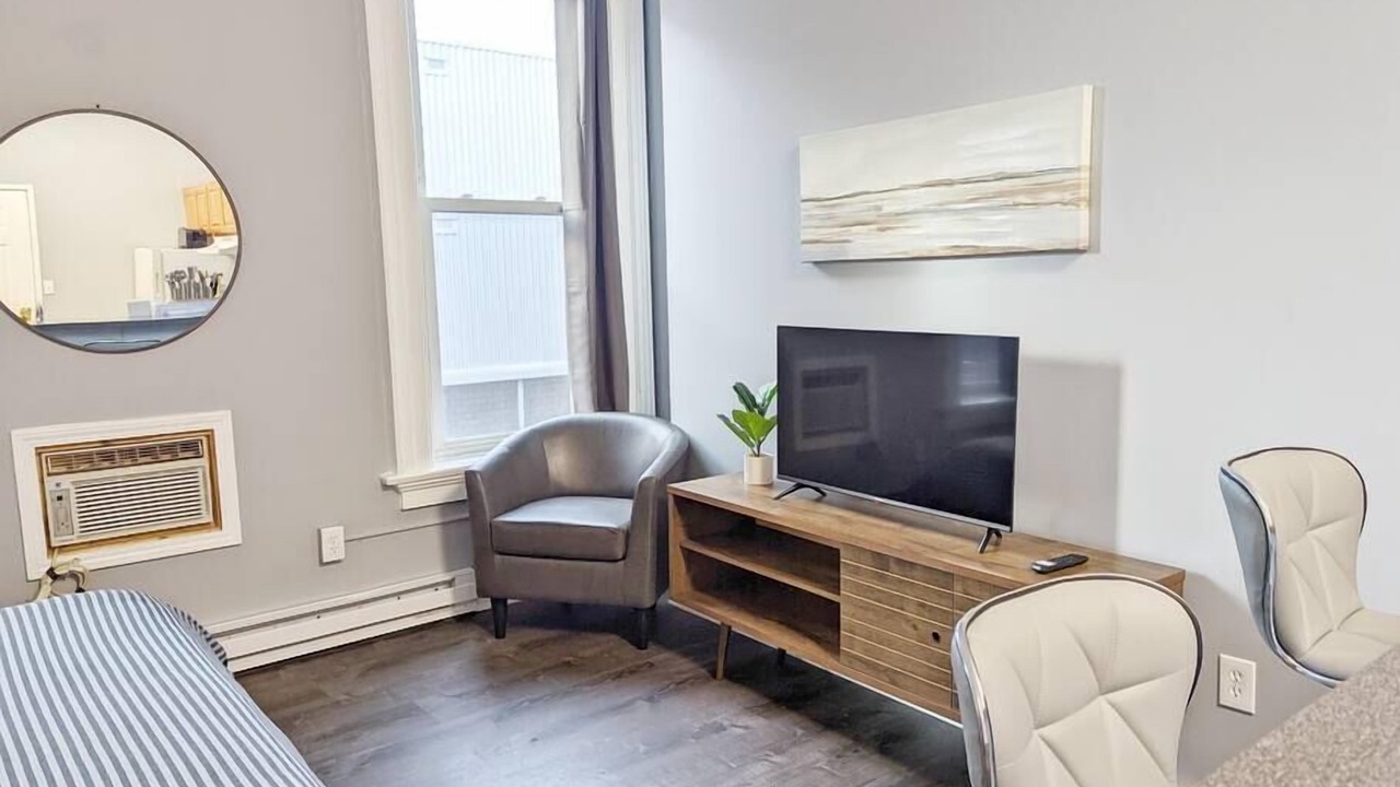 Photo of Bedroom in Bay City