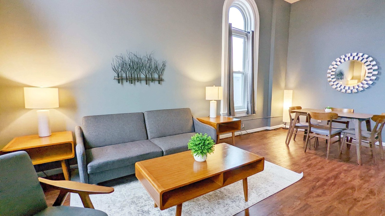 Photo of Livingroom in Bay City