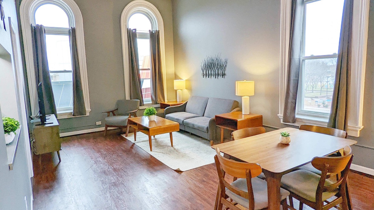 Photo of Livingroom in Bay City