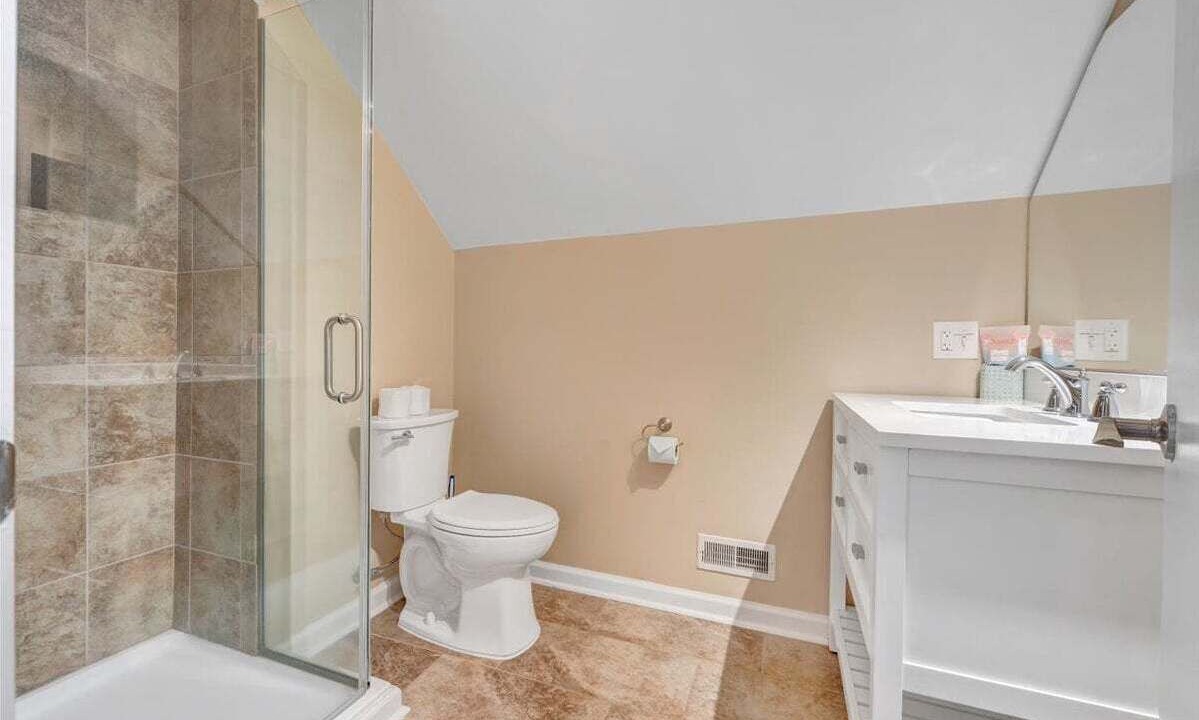 Photo of Bathroom in Huddleston