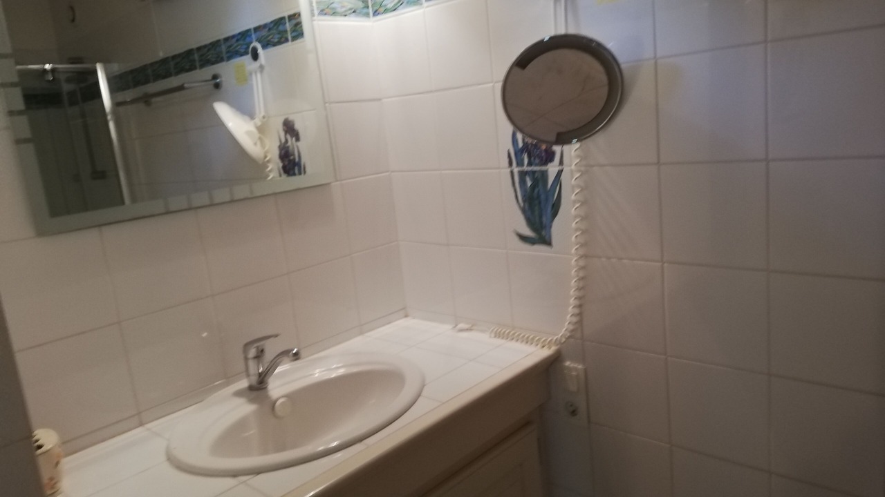 Photo of Bathroom in Bourdeilles