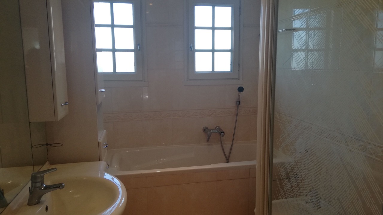 Photo of Bathroom in Bourdeilles