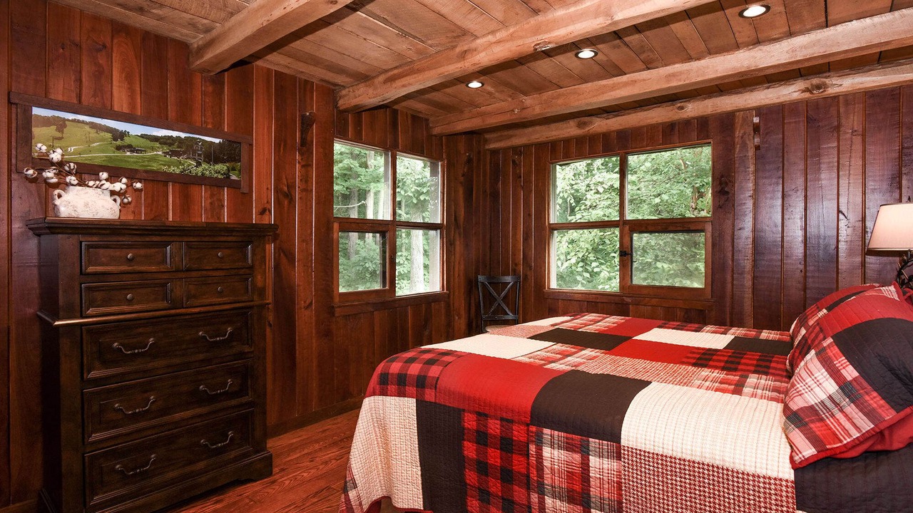 Photo of Bedroom in Seven Springs
