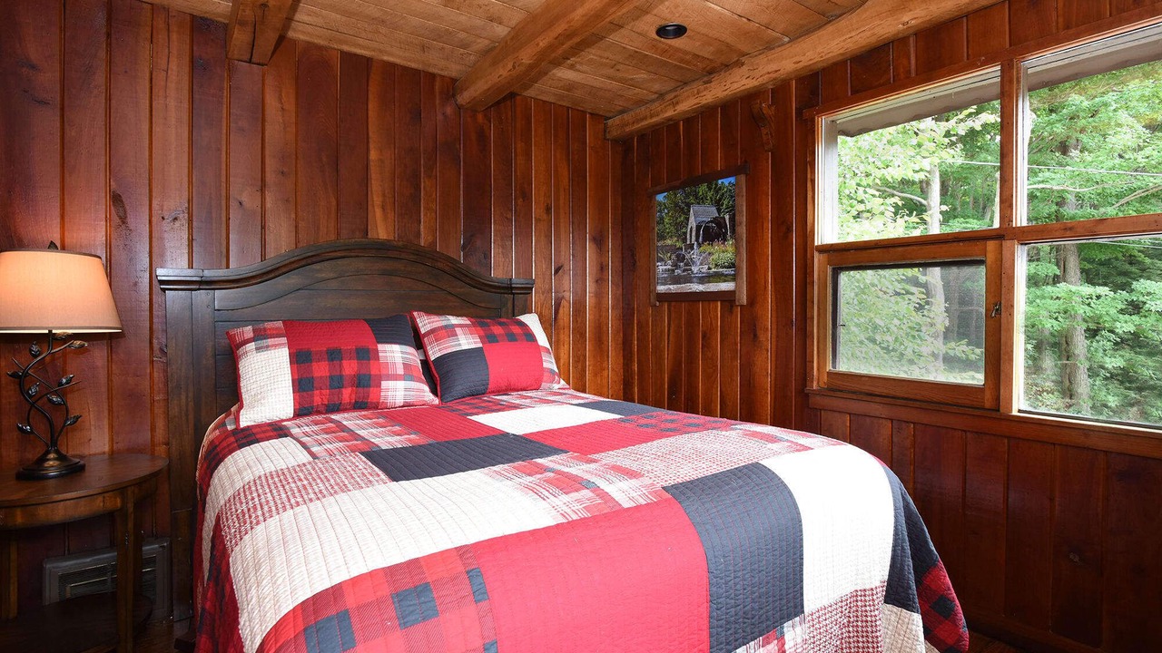 Photo of Bedroom in Seven Springs
