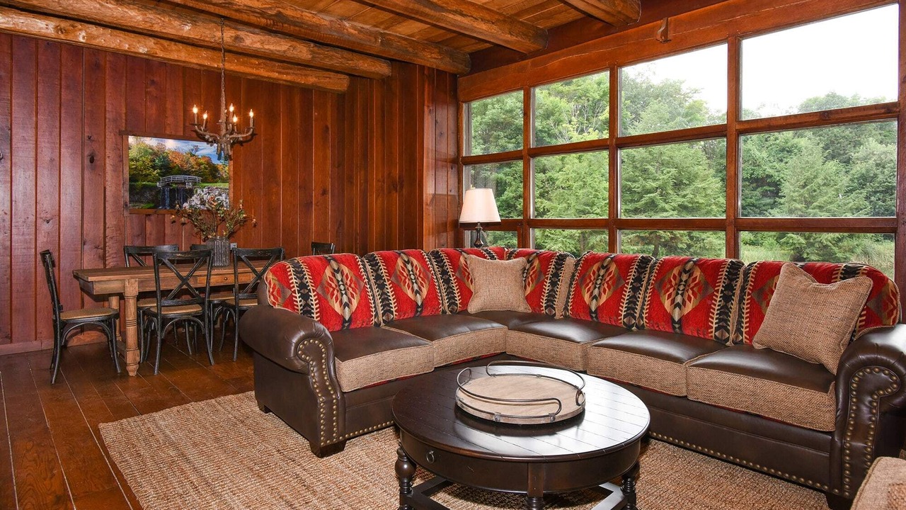 Photo of Livingroom in Seven Springs