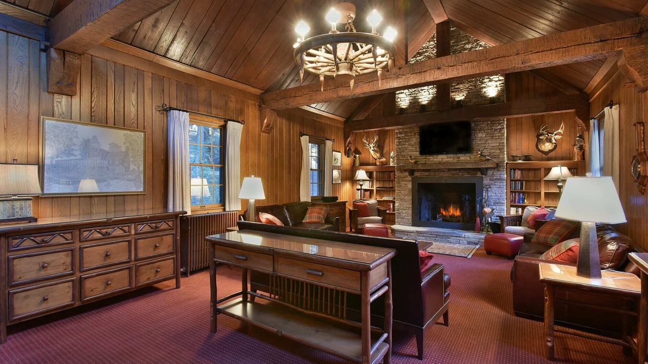 Photo of Livingroom in Seven Springs