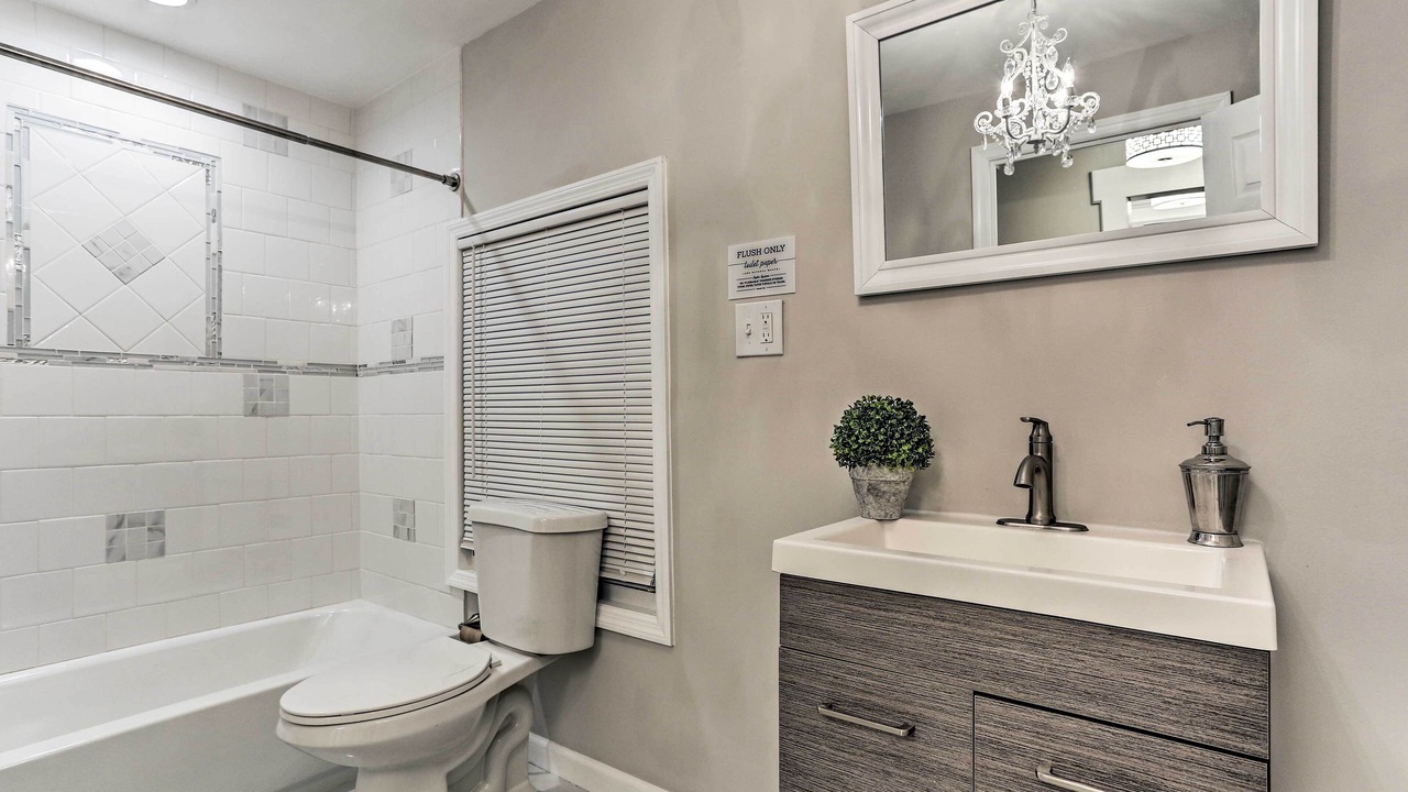 Photo of Bathroom in Weequahic