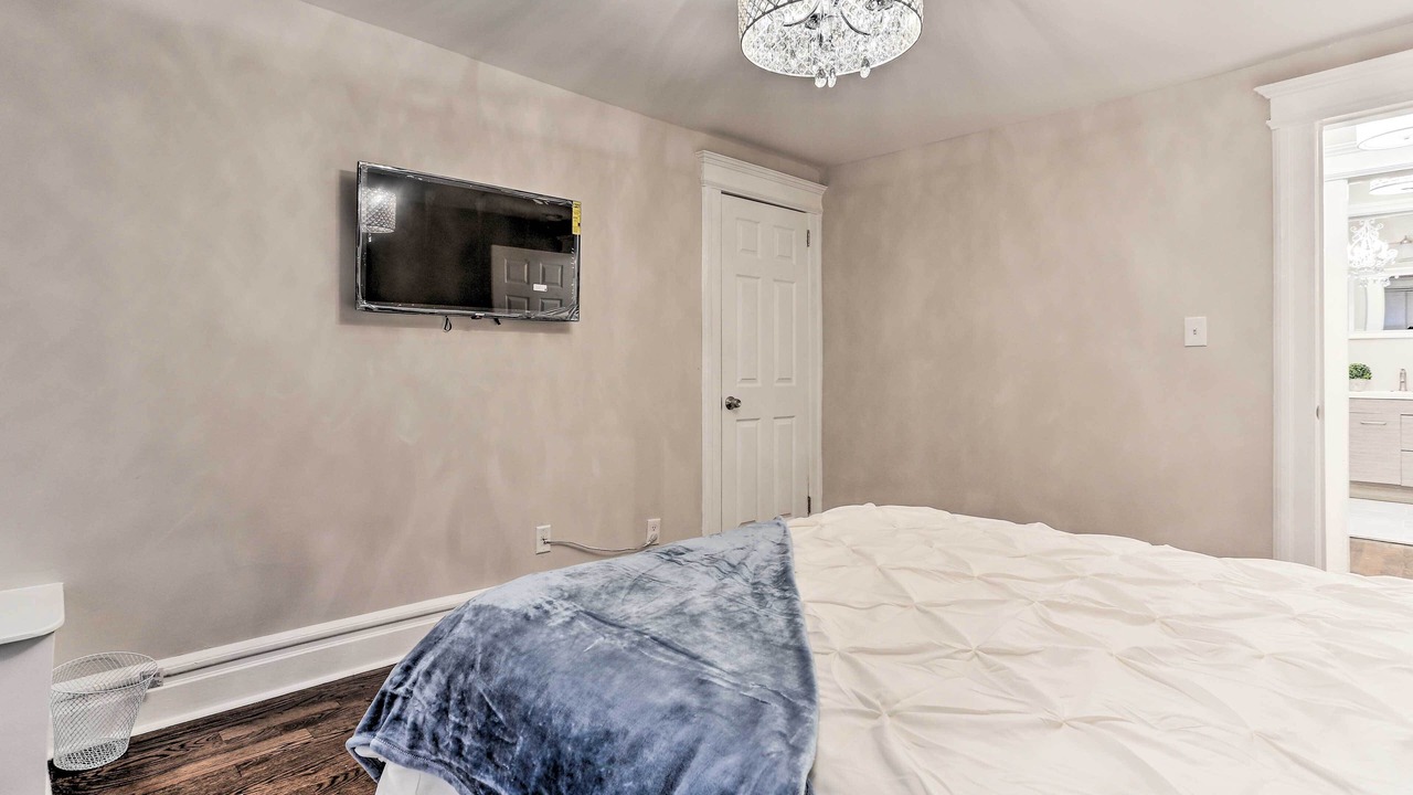 Photo of Bedroom in Weequahic