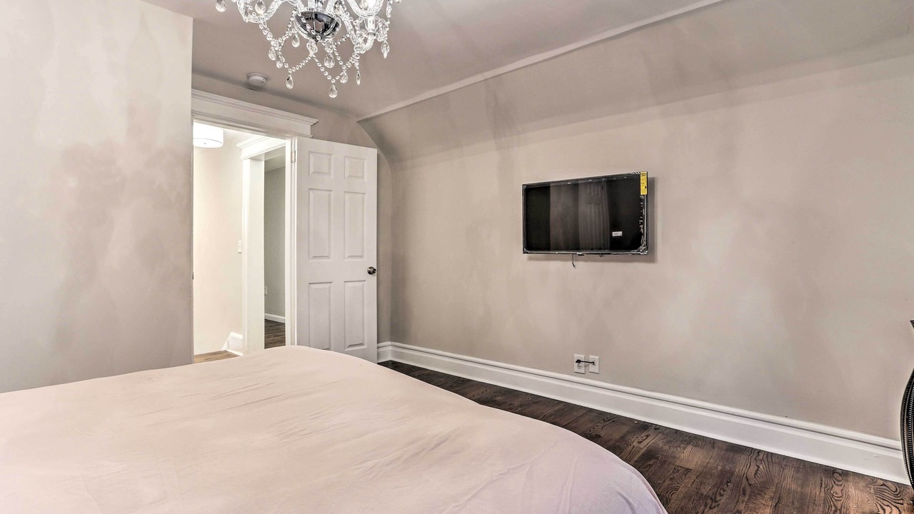 Photo of Bedroom in Weequahic