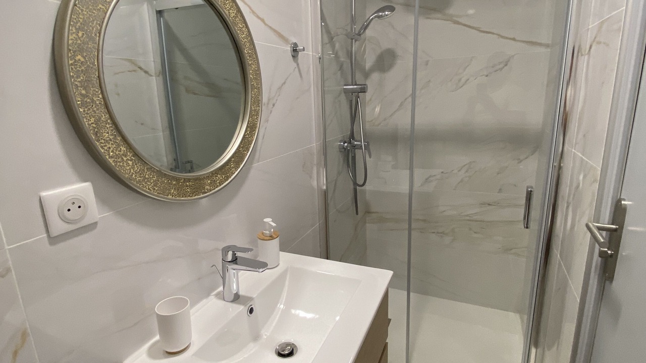 Photo of Bathroom in Saint-Quentin