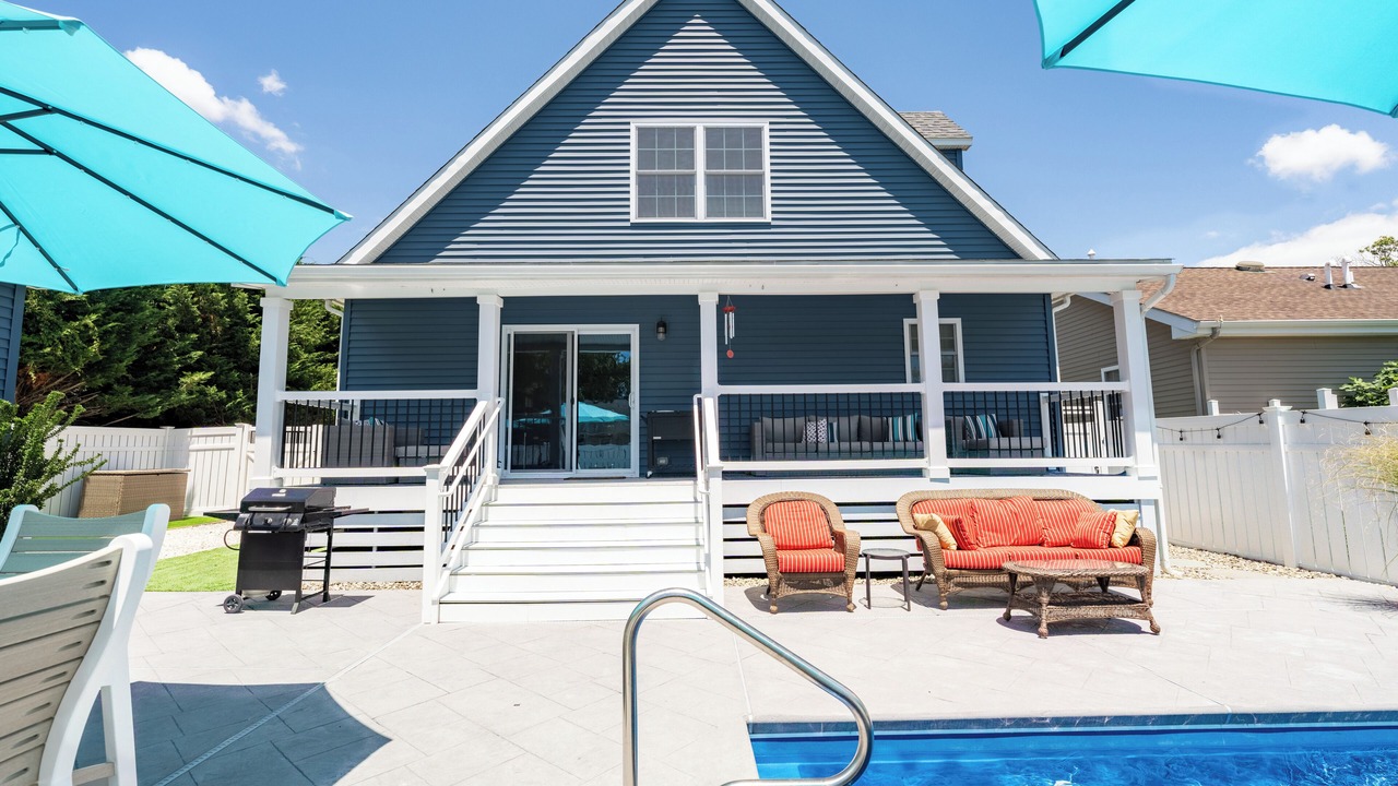 Photo of Outdoor in Town Bank