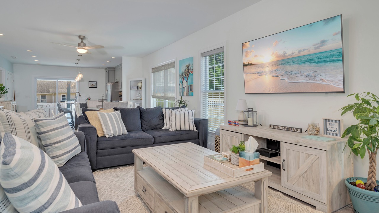 Photo of Livingroom in Town Bank
