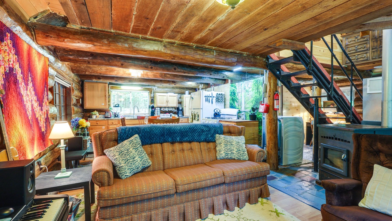 Photo of Livingroom in Elizabethtown