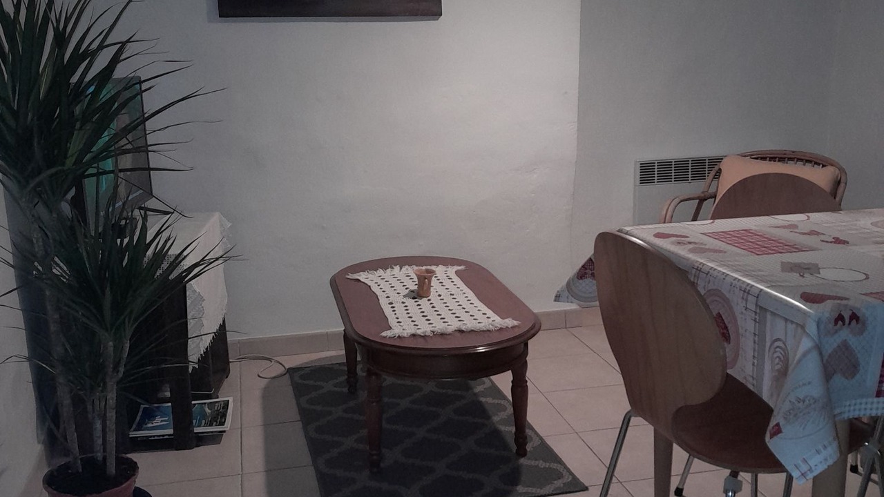 Photo of Others in Aups