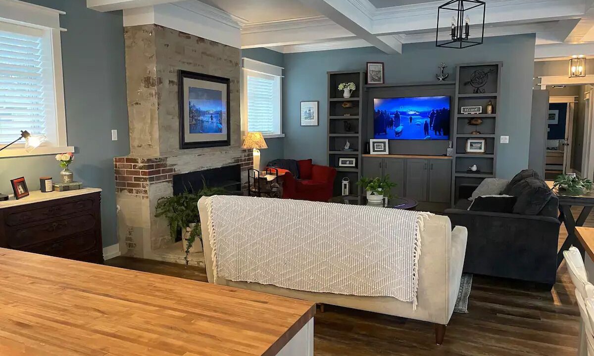 Photo of Livingroom in Monticello