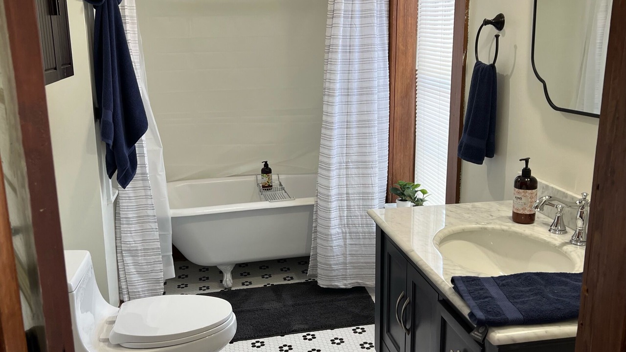 Photo of Bathroom in Ste Genevieve